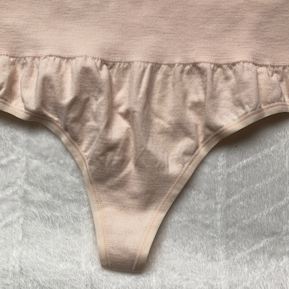 (2) Yummie Seamless Shaping High Waist Thong - Picture 6 of 11